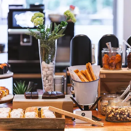 Abba Sants Ξενοδοχείο 4*