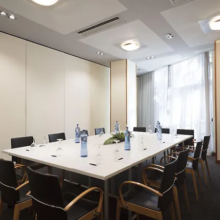 阿巴桑兹酒店 4*